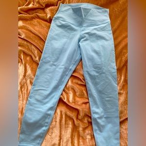 Alo airbrush 7/8 legging light blue
